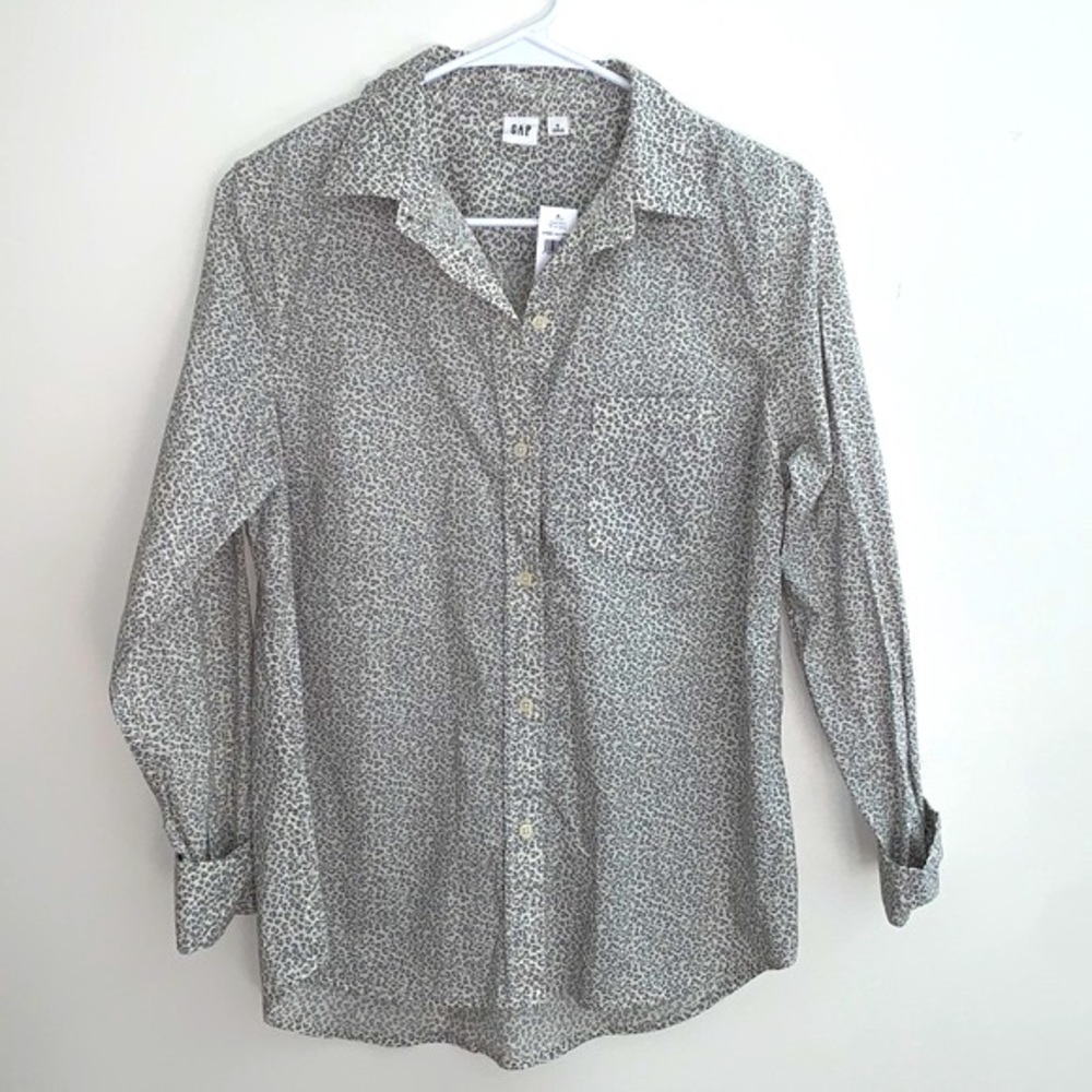 GAP Women's Button Down Shirt - Black and White
